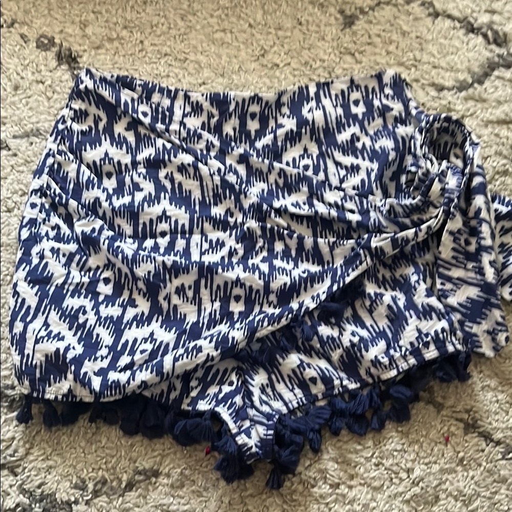 Zara Patterned Blue and White Women's Shorts - Size M